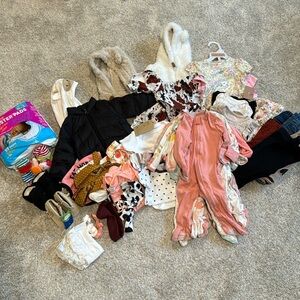 Lot of baby girl clothes: 3-6 months